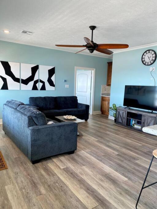 Oceanfront Home Near Hollybeach Cameron Esterno foto